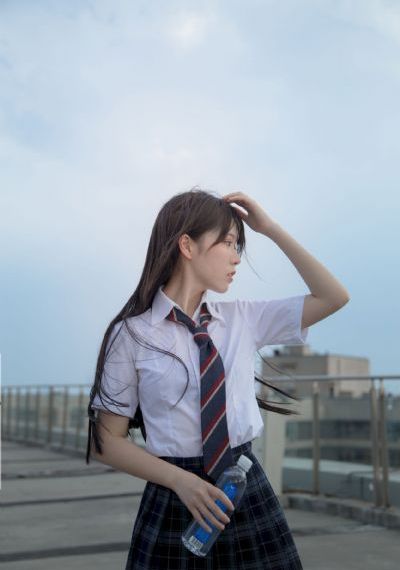 她在丈夫面前被耍了