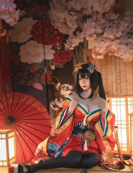 朋友年轻的妈妈