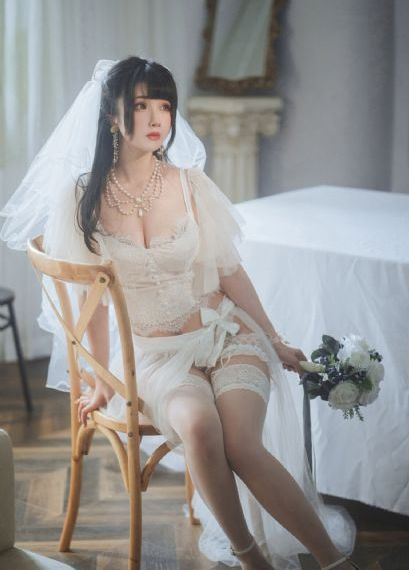 爽一点搔一点叫大声一点3p视频
