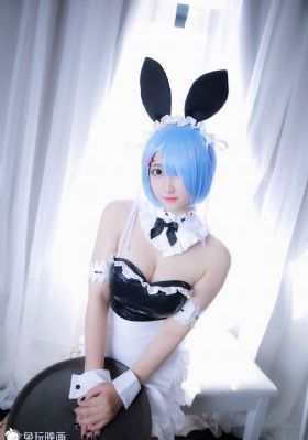 丰满的后妈