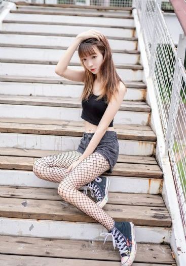 《年轻的母亲》